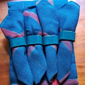 Christmas tablecloth 60x84 Oblong w/ 4 napkins & rings